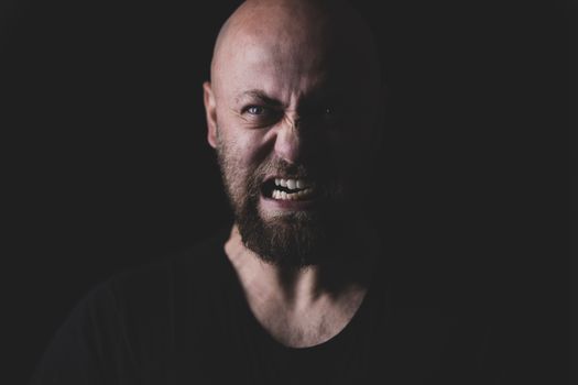 Aggressioni al personale scolastico: quando chiamare le forze dell'ordine?