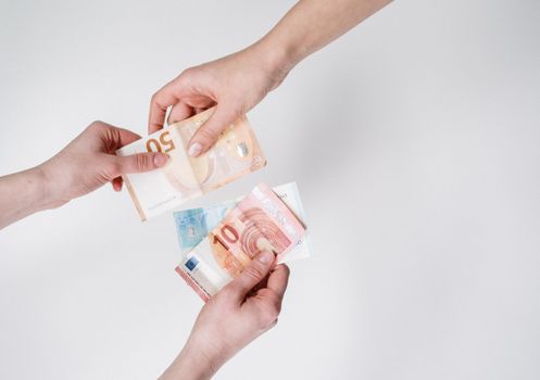 Aumenti stipendio docenti e ATA: cosa cambia dopo l'accordo ARAN