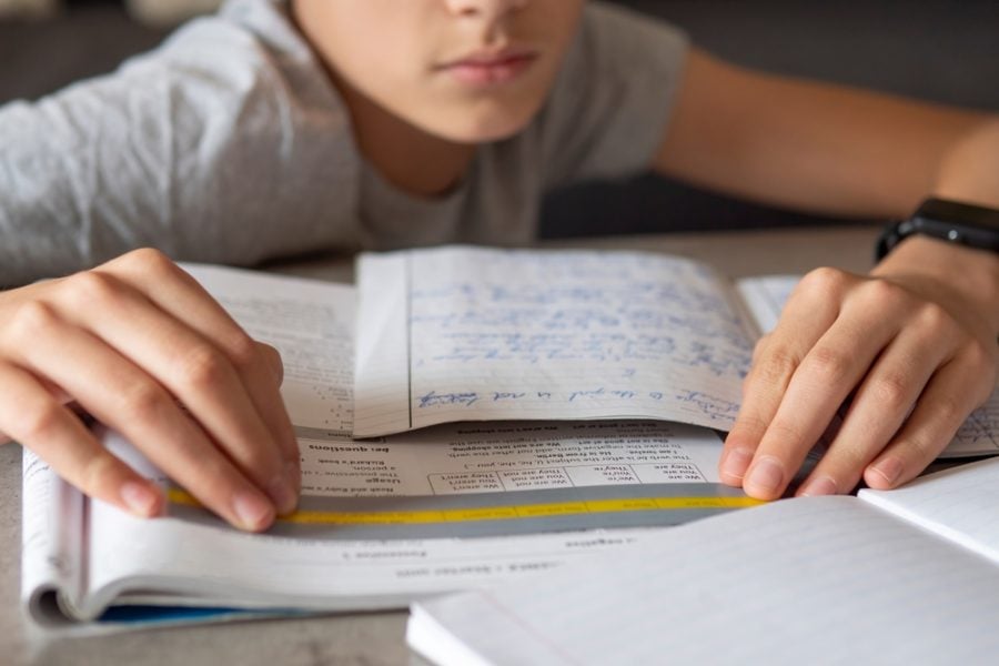 Compiti durante le vacanze: una riflessione pedagogica necessaria