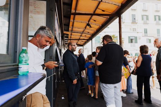 Contratti ATA al 31 agosto: gestione e proroghe del personale