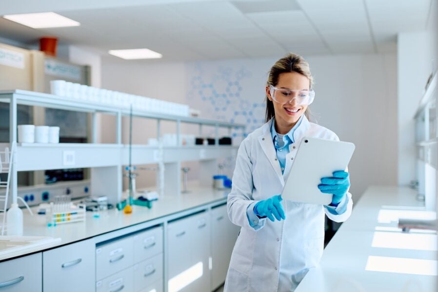Donne e STEM: il divario di genere nelle carriere scientifiche