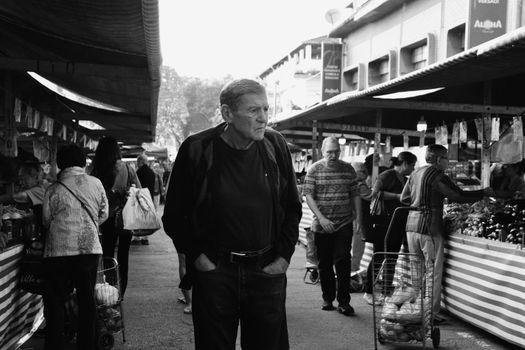 Fuga dei cervelli: l’impatto economico e il ruolo della scuola