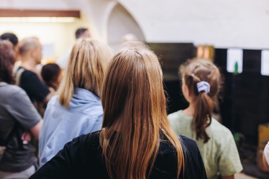 Fuga dei cervelli: l’impatto economico e il ruolo della scuola