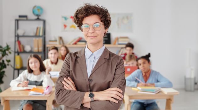 Il ruolo del docente oltre la cattedra: riflessioni pedagogiche