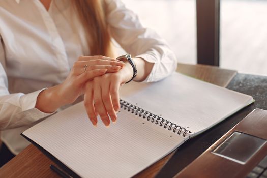 Orario di lavoro personale ATA: le regole sulla 35esima ora