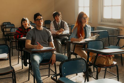 Quotidiani in classe: l'appello per potenziare l'educazione civica