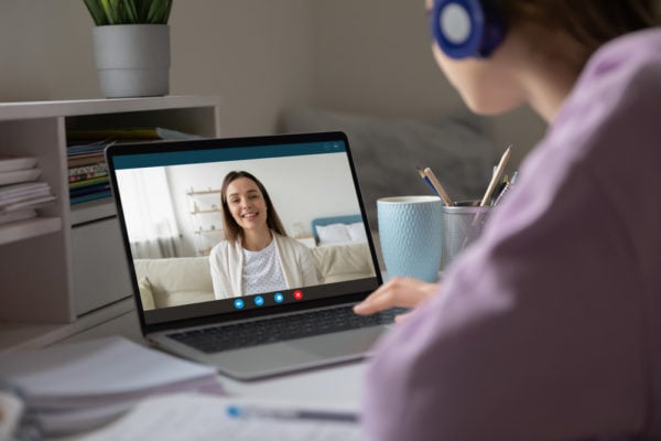 Riunioni scolastiche online: al via la piattaforma certificata dal MIM
