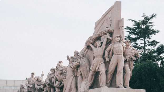 Rivoluzione IA: la Cina taglia 12.000 corsi di laurea umanistici