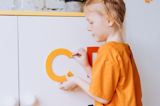 Scuola e benessere: l'impatto della pausa estiva sugli adolescenti