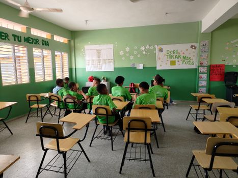Social e minori: la stretta di Valditara e il ruolo della scuola