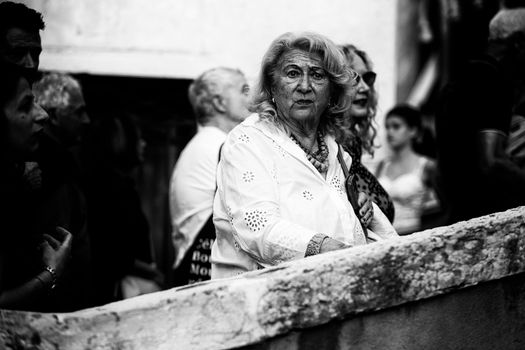 Sovraistruzione in Italia: come valorizzare il proprio profilo