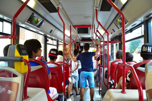 Trasporto scolastico studenti con disabilità: 100 milioni nel 2026