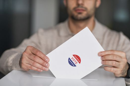 Voto di comportamento a 6: le nuove regole per l'elaborato critico